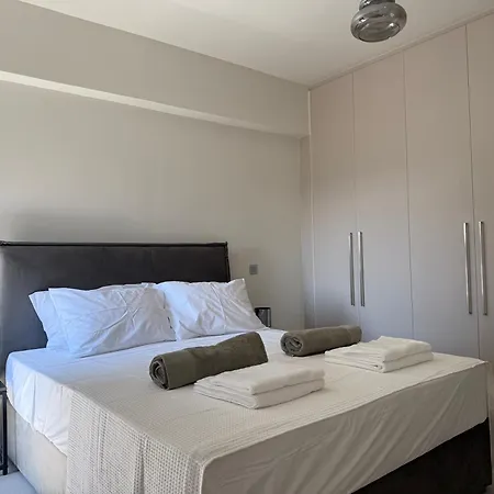 Poseidon 77b Luxury Residences 公寓 路特奇