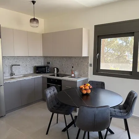 Poseidon 77b Luxury Residences *