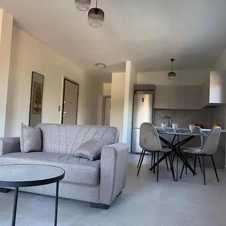 Poseidon 77b Luxury Residences * ルートラキ