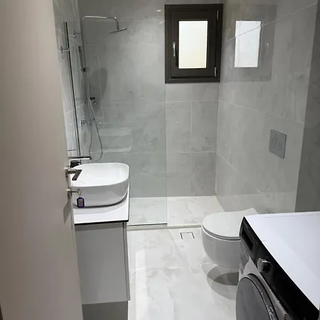 公寓 Poseidon 77b Luxury Residences 路特奇