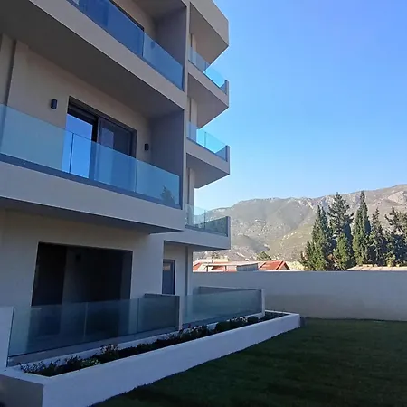 Poseidon 77b Luxury Residences *