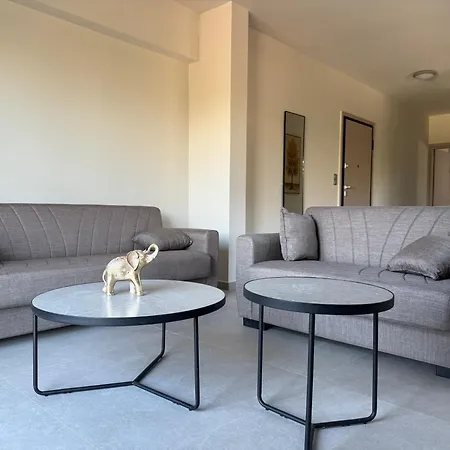 Poseidon 77b Luxury Residences 路特奇