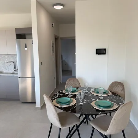 Poseidon 77b Luxury Residences Apartament *