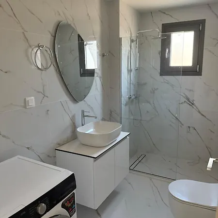 Poseidon 77b Luxury Residences *
