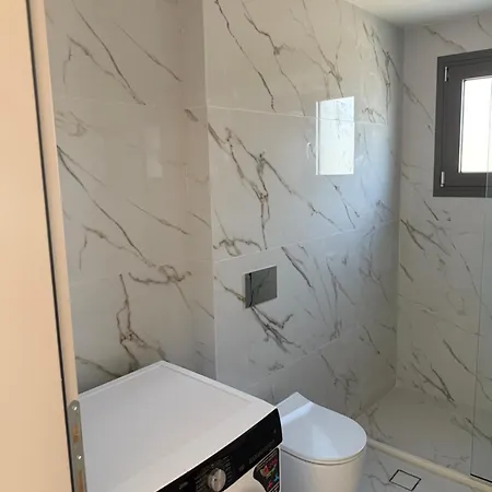 Poseidon 77b Luxury Residences Apartament *