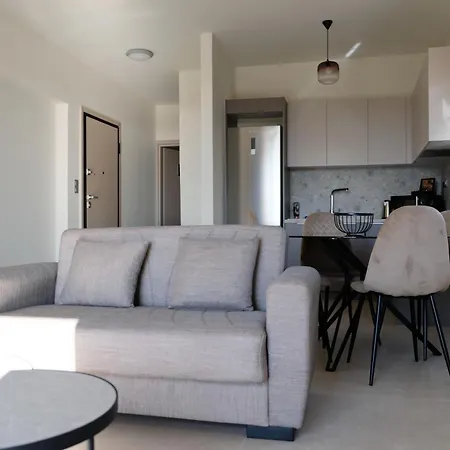 Poseidon 77b Luxury Residences Apartmán