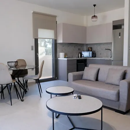 公寓 Poseidon 77b Luxury Residences 路特奇