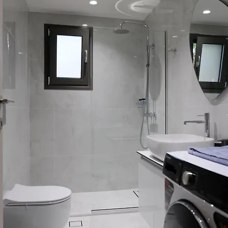 公寓 Poseidon 77b Luxury Residences 路特奇