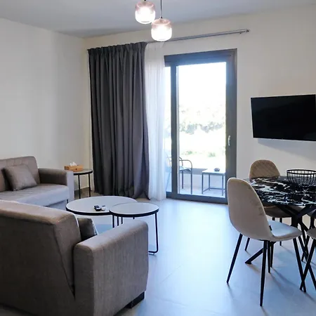 Poseidon 77b Luxury Residences 公寓 *