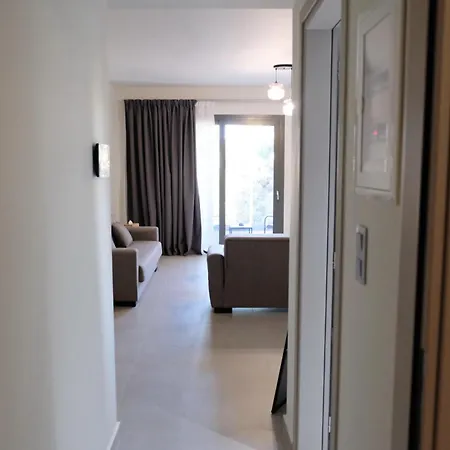 Poseidon 77b Luxury Residences 公寓 路特奇
