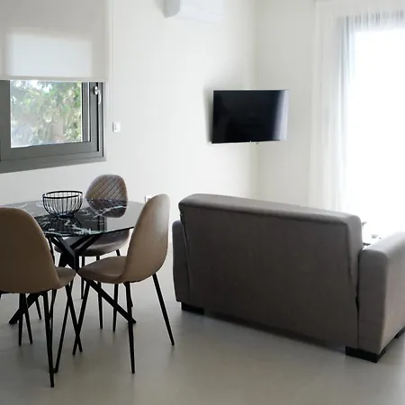公寓 Poseidon 77b Luxury Residences 路特奇