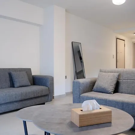 Poseidon 77b Luxury Residences 公寓 *