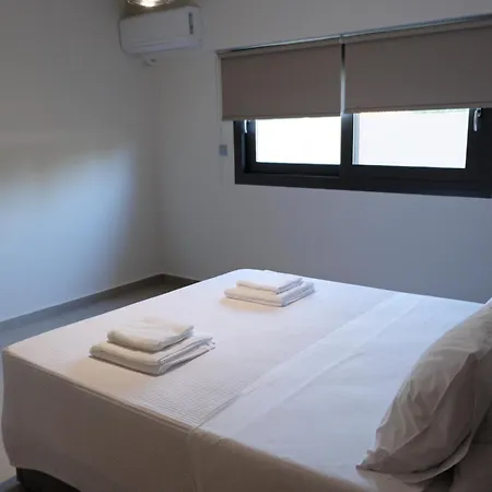 Poseidon 77b Luxury Residences * 路特奇