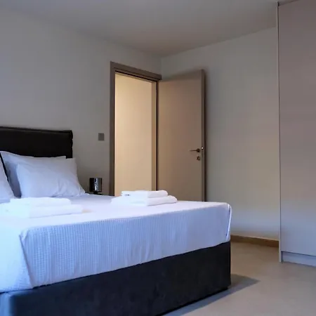 Poseidon 77b Luxury Residences * 路特奇