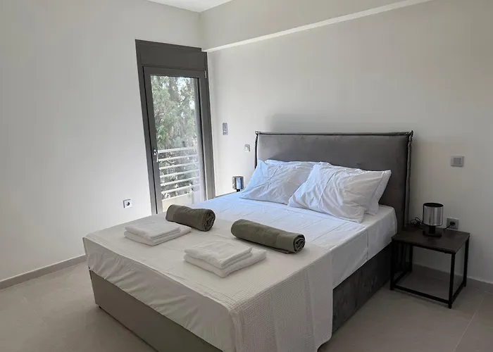 Poseidon 77b Luxury Residences *