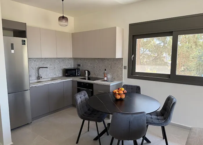 Poseidon 77b Luxury Residences *