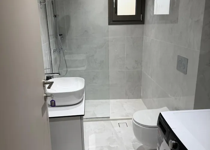 アパート Poseidon 77b Luxury Residences ルートラキ