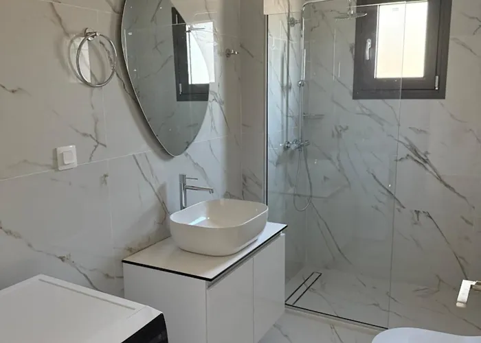 Poseidon 77b Luxury Residences *